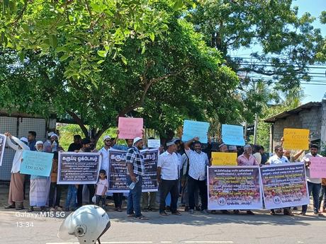 Exhibition & peaceful gathering held to mark 35 years since the forced expulsion of Muslims by the LTTE