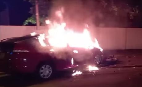 Vehicle gutted in midnight fire at Thummulla Junction