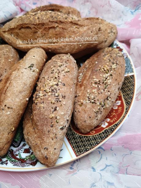 PETITS PAINS MULTIGRAINS / MULTIGRAIN BREAD ROLLS / PANECILLOS MULTIGRANOS  / خبيزات متعددة الحبوب