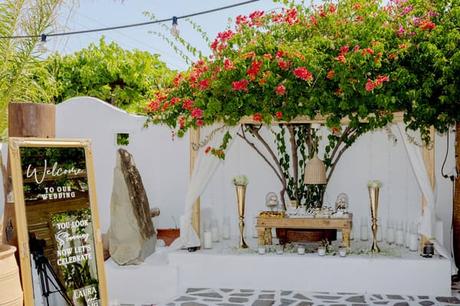 Summer Wedding Lythos White Blooms