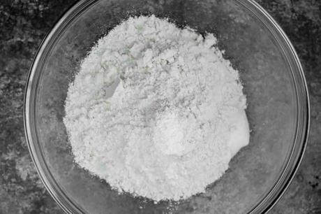 ingredients for high protein cottage cheese bagels in a glass bowl