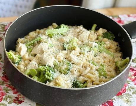 One Pot Chicken and Broccoli Pasta One Pot Chicken and Broccoli Pasta