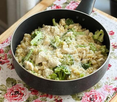 One Pot Chicken & Broccoli Pasta One Pot Chicken & Broccoli Pasta