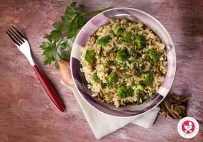 This healthy broccoli rice recipe for kids is a wholesome one-pot meal that works well for lunch boxes, school meals, or quick dinners.