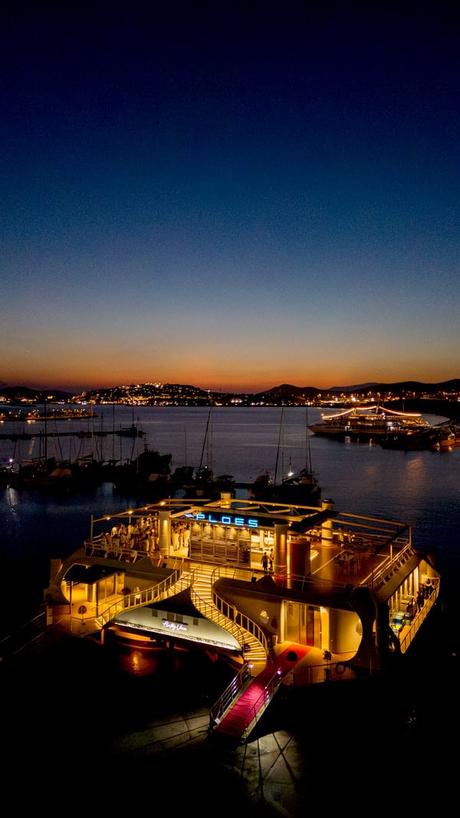 Alternative Floating Wedding Venue Choice