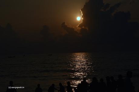 Sun ~ கதிரவன் எழுந்தான் .. ..  பரம்பொருள் நாமம் பாடி பறந்தன புள்ளினம்.