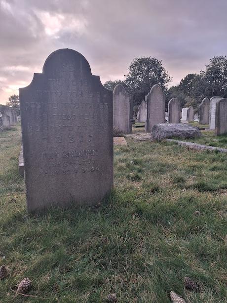 A Brief Pre-Raphaelite