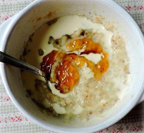 Breakfast Oats with Dates and Marmalade Breakfast Oats with Dates and Marmalade