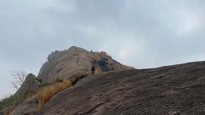 Final summit push on the shoulder of Acchalu betta trek