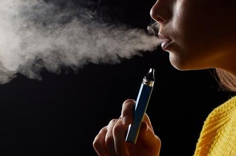 Vaping NOT safer than smoking, experts warn Vape