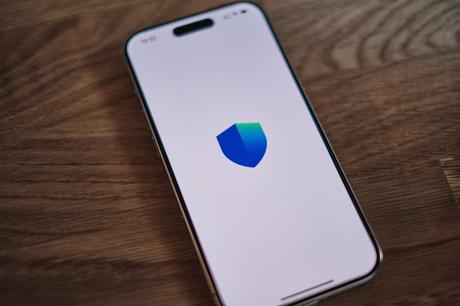 iPhone & Android VPN Usage Warning In 2026: What It Means And How To Stay Secure