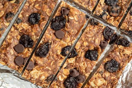 Dark Chocolate Cherry Granola Bars sliced dark chocolate cherry granola bars