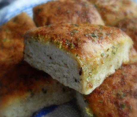 Herbed Oatmeal Pan Rolls