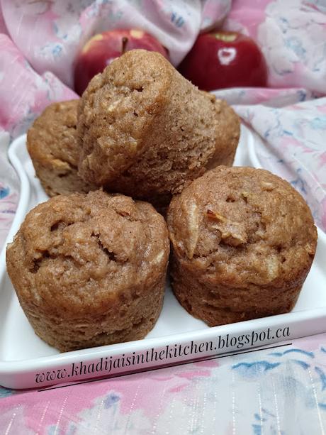 PETITS GÂTEAUX À LA FARINE DE BLÉ COMPLET ET AUX POMMES / WHOLE WHEAT APPLE MUFFINS / MAGDALENAS DE HARINA DE TRIGO INTEGRAL Y MANZANA /مافن دقيق القمح الكامل والتفاح PETITS GÂTEAUX À LA FARINE DE BLÉ COMPLET ET AUX POMMES / WHOLE WHEAT APPLE MUFFINS / MAGDALENAS DE HARINA DE TRIGO INTEGRAL Y MANZANA /مافن دقيق القمح الكامل والتفاح