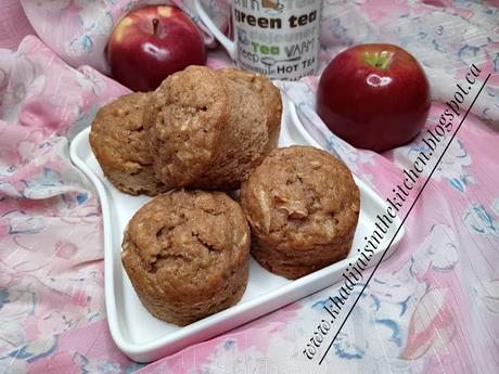 PETITS GÂTEAUX À LA FARINE DE BLÉ COMPLET ET AUX POMMES / WHOLE WHEAT APPLE MUFFINS / MAGDALENAS DE HARINA DE TRIGO INTEGRAL Y MANZANA /مافن دقيق القمح الكامل والتفاح PETITS GÂTEAUX À LA FARINE DE BLÉ COMPLET ET AUX POMMES / WHOLE WHEAT APPLE MUFFINS / MAGDALENAS DE HARINA DE TRIGO INTEGRAL Y MANZANA /مافن دقيق القمح الكامل والتفاح