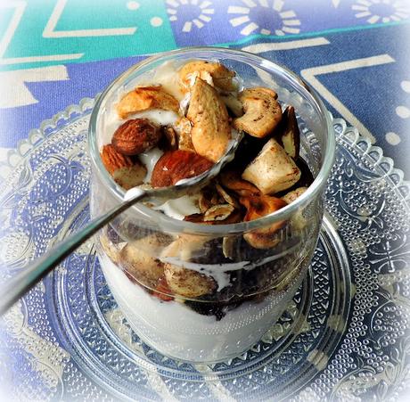 Crunchy Yogurt Pots