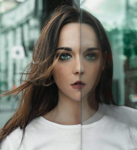 How to Apply a Multiply Blend Mode to Specific Layers in Pixlr