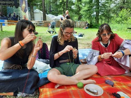 An improvised and spontaneous lucet workshop with friends at Celtica Festival 2023