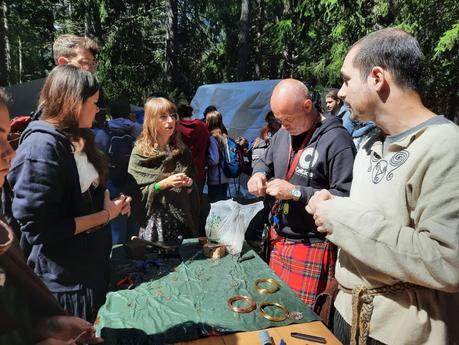 Celtica Valle d'Aosta: making a copper brooch