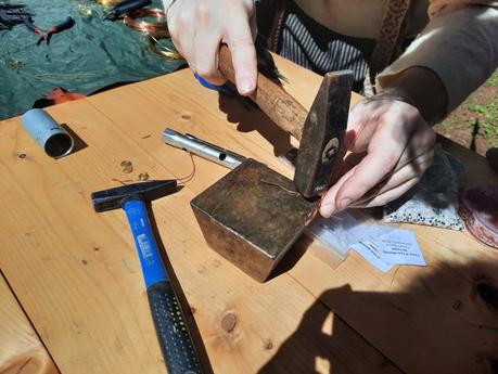 Celtica Valle d'Aosta: making a copper brooch