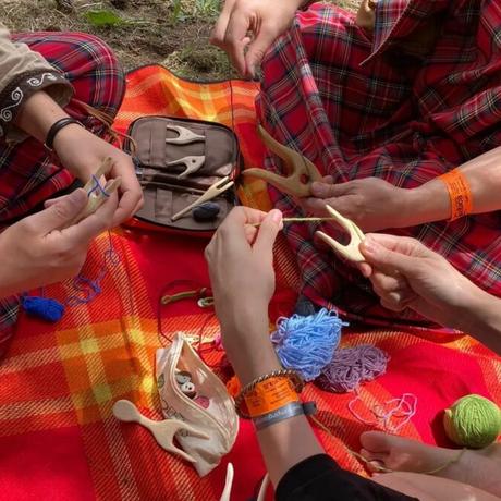 An improvised and spontaneous lucet workshop with friends at Celtica Festival 2023