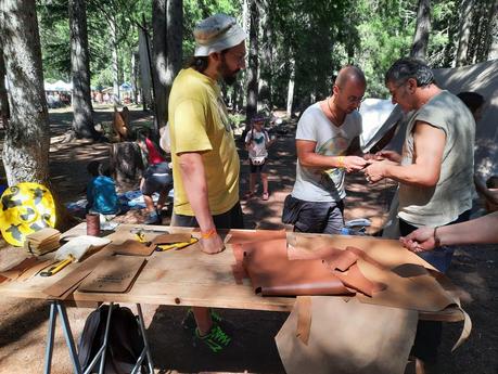 Celtica Valle d'Aosta: leather bag workshop