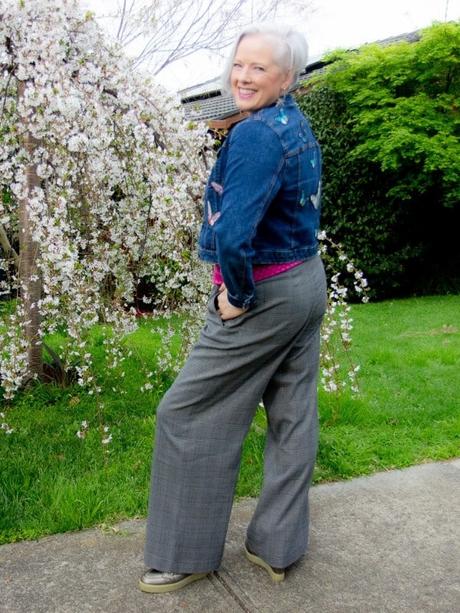 How to Find Comfortable & Flattering Pants for an Active Job