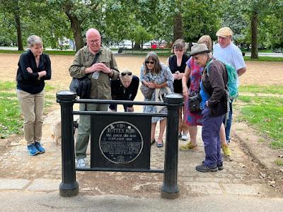 Rotten Row's Tercentenary Bollards and Gas Lamps