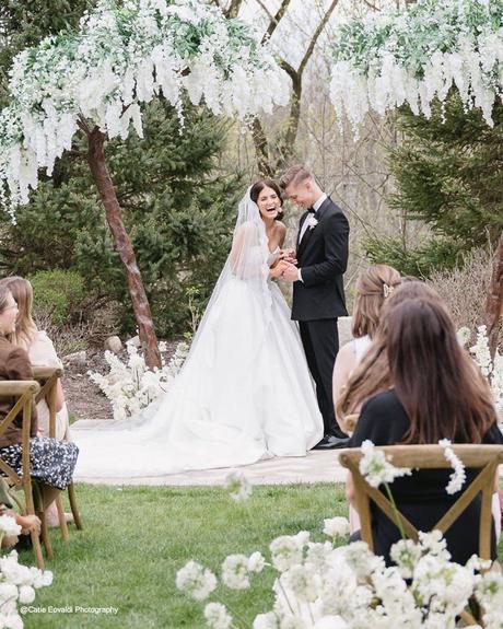 micro wedding at venue 3 two newlyweds ceremony
