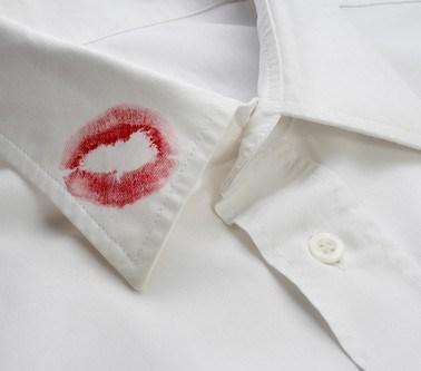 lipstick-on-collar-378x333