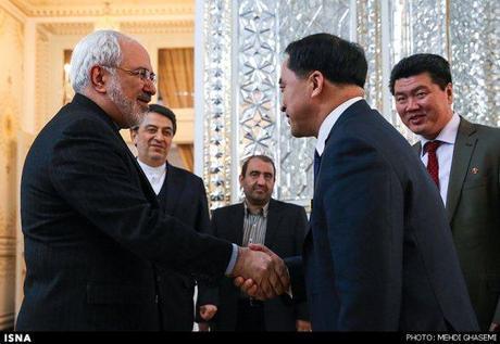 Iran's Foreign Minister Mohammad Javad Zarif (L) shakes hands with DPRK Vice Foreign Minister Ri Kil Song in Tehran on 24 February 2014 (Photo: Mehdi Ghasemi/ISNA/The Iran Project).
