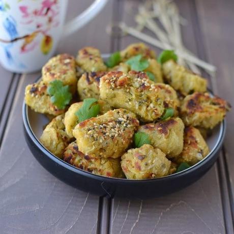 Gujarati Lauki Muthiya (Doodhi Muthia)