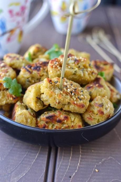 Gujarati Lauki Muthiya (Doodhi Muthia)