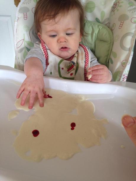 Sensory play: 2 'baby safe' painting methods