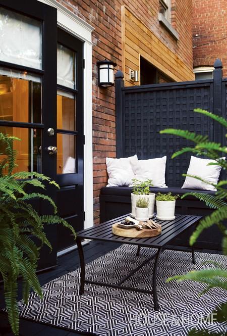 small balcony decorating ideas @Simone Design Blog