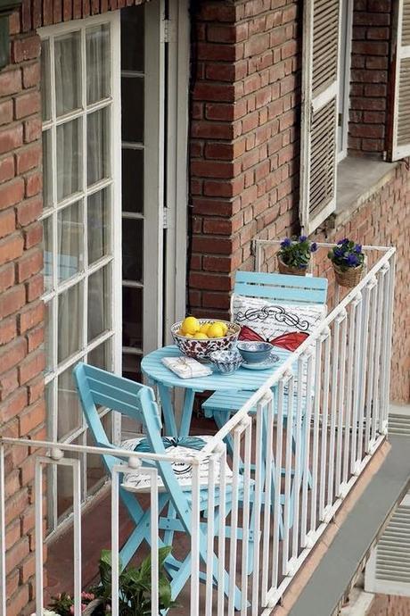 small balcony decorating ideas @Simone Design Blog