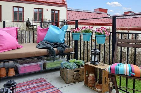 small balcony decorating ideas @Simone Design Blog