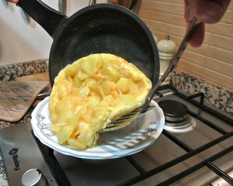 Tortilla de patatas: A Classic Spanish Dish