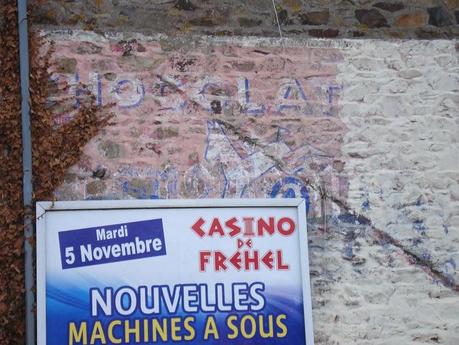 Ghost signs (107): Chocolat Poulain