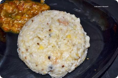 South Indian breakfast trail #2-Ven pongal-kathrikai kothsu-coconut chutney