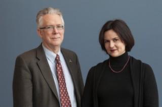 Willett Kempton and Cristina Archer, faculty members in the University of Delaware’s College of Earth, Ocean, and Environment.