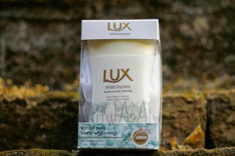 LUX White Impress Body Wash