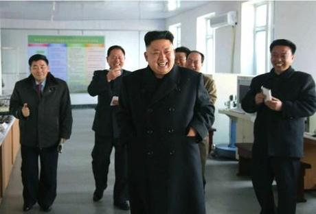 Kim Jong Un visits the Pyongyang Weak Current Apparatus Factory (Photo: Rodong Sinmun).