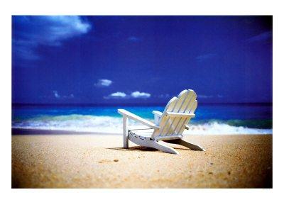 randy-faris-beach-chair-on-empty-beach