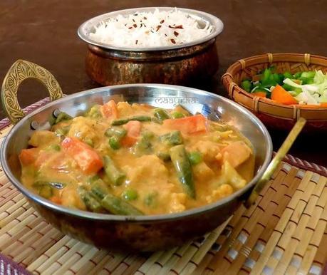 Restaurant Style Vegetable Makhanwala \ Mixed Vegetables in Tomato Cream sauce