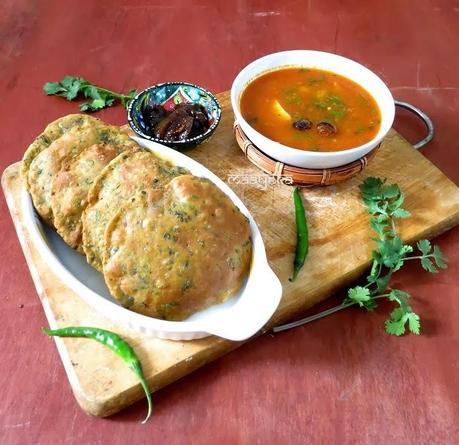 Crispy Karela Peel Poori