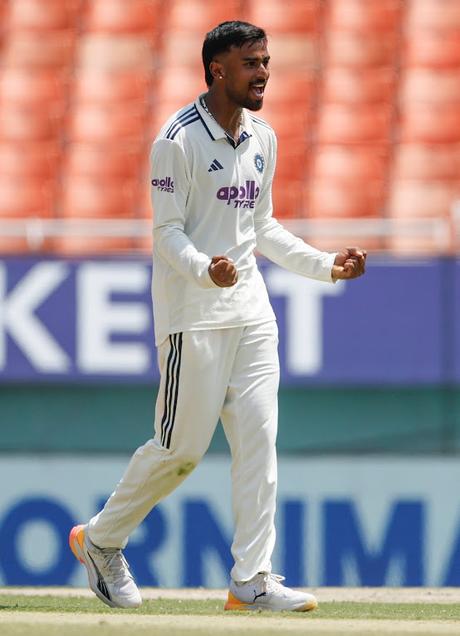 Manav Suthar's day out ! an impressive debut ! Manav Suthar's day out ! an impressive debut !