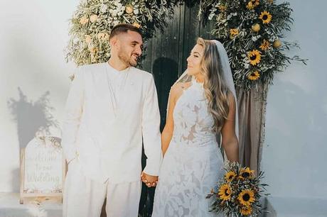 Rustic fall wedding in Lefkada with sunflowers | Zaxarenia & Konstantinos