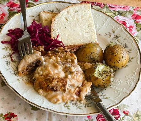 Cube Steak with Mushroom Gravy