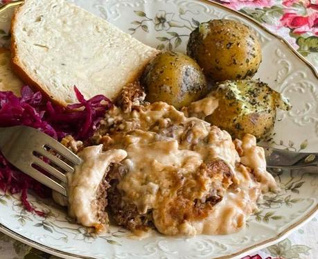 Cube Steak with Mushroom Gravy